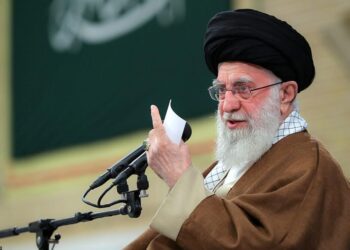 راه علاج پیشرفت کشور، قوی شدن است